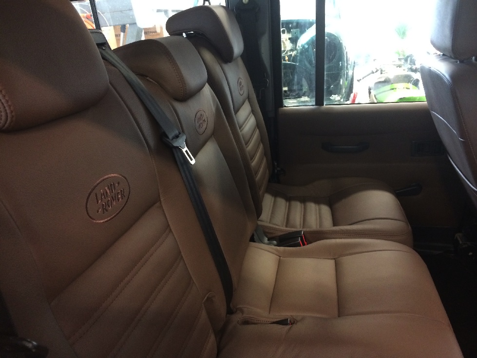 Defender 1999 med Mocca Leather interiør